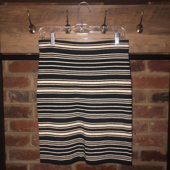 NWT
LOFT Black & Shimmery Gold Stripe Skirt - Sz SP - Picture 6 of 16
